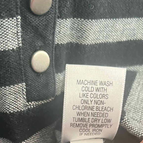 Croft & Barrow woman's 3/4 length sleeve, black/gray with stripe, 2x - Picture 5 of 7